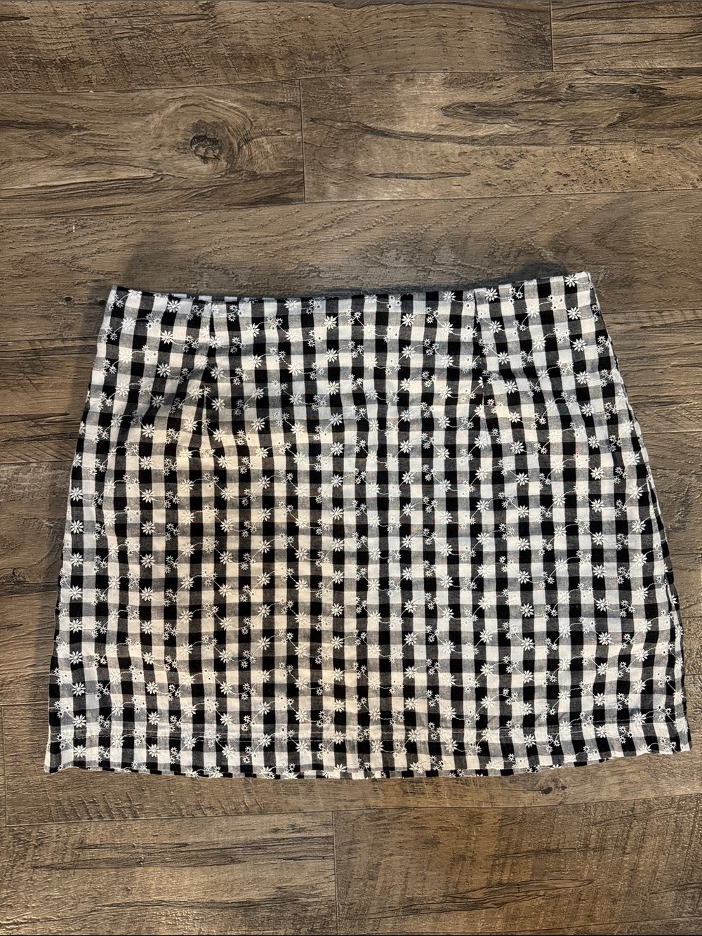 Petal & Pup Black and White Gingham Daisy Eyelet Mini Skirt - Size L